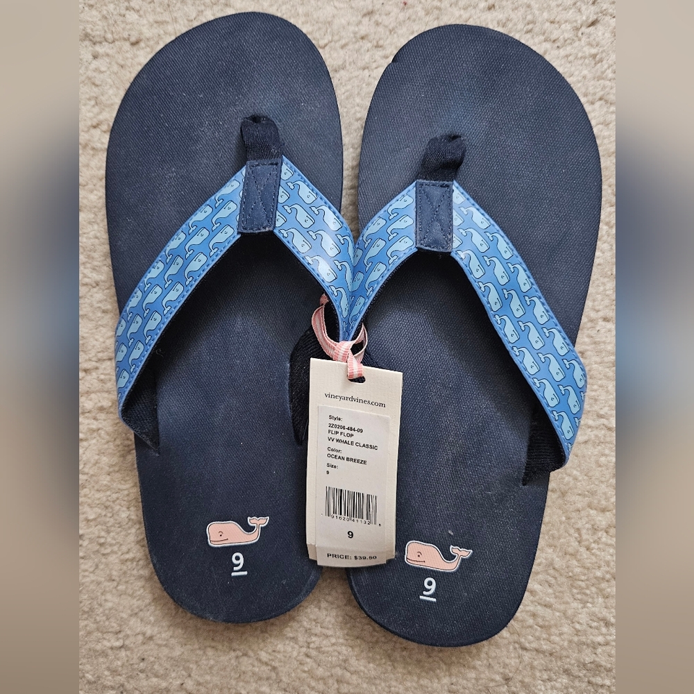 Womens Vineyard Vines Blue Whale Print Flip Flops